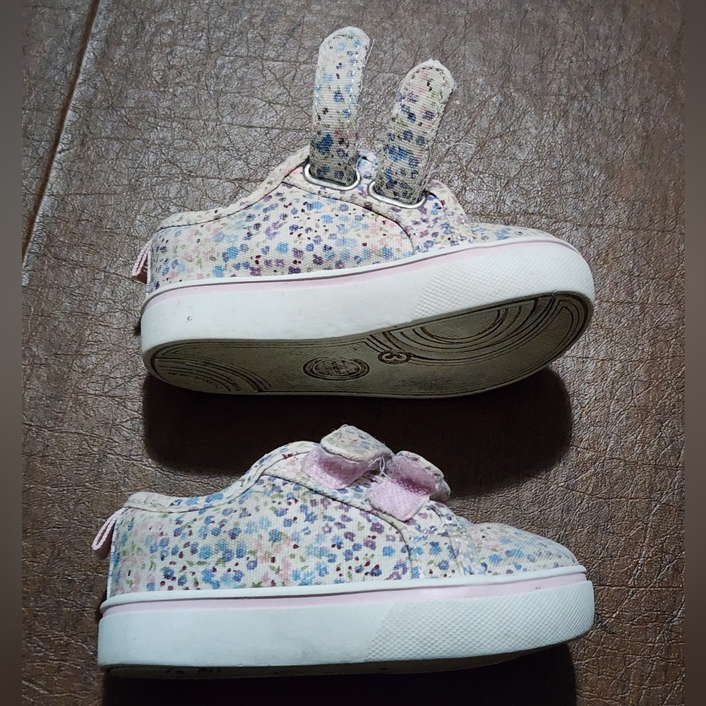 Wonder Nation Floral Kids Shoes - Picture 4 of 7
